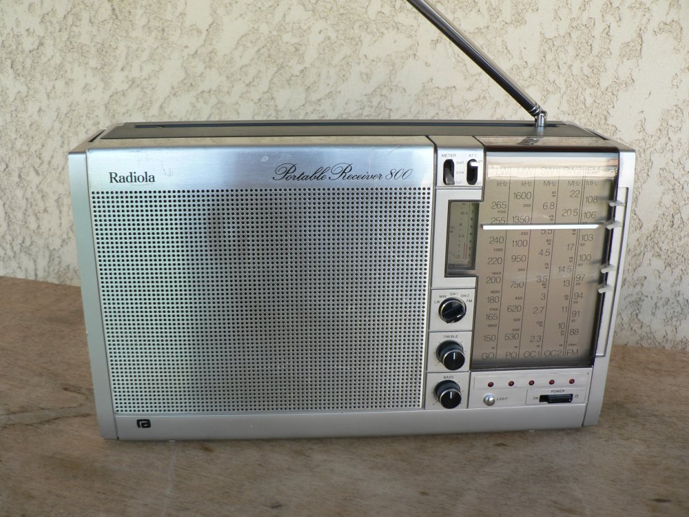 Radiola portable receiver 800
