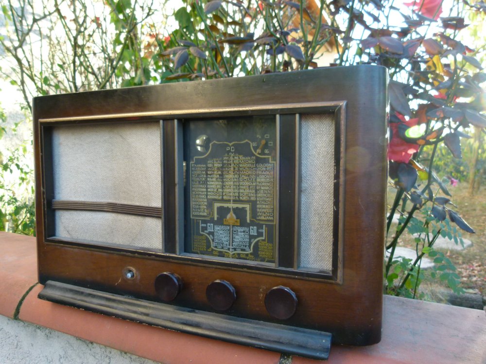 Familial radio